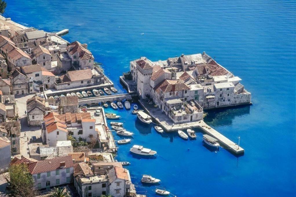 Modern Apartment Near Split & Trogir Kaštela Eksteriør billede